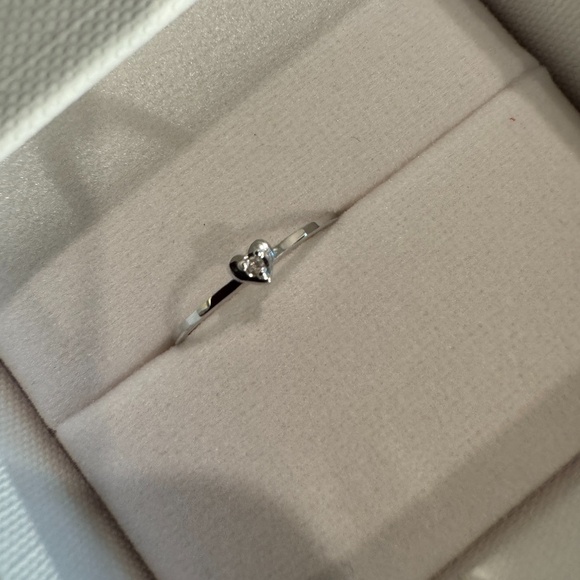 Paris Jewelers for the Jilly Box Dainty White Gold and Diamond Heart Ring size 6 - Picture 3 of 5